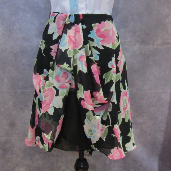 Chaps Black w/ Pink Floral Flirty Skirt Size 16P - Picture 3 of 5